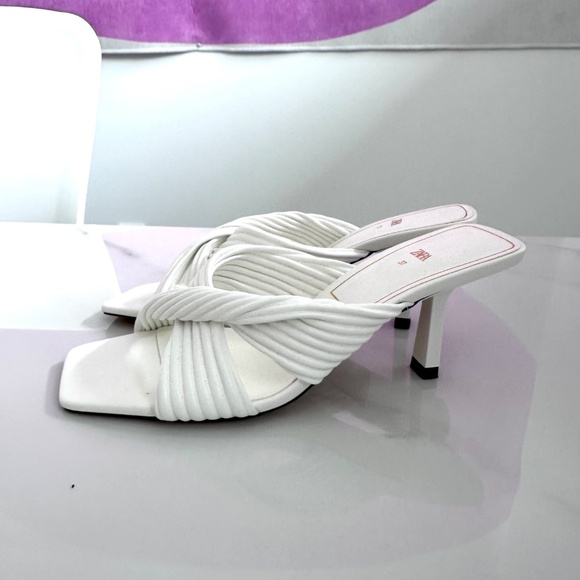 BRAND NEW Zara High Heels Heeled Pleated White Sandals. Size 7 - Picture 6 of 7